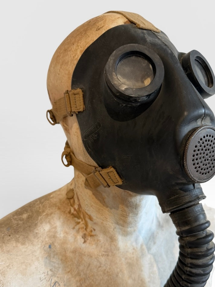 Italian 41R Vintage Gas Mask