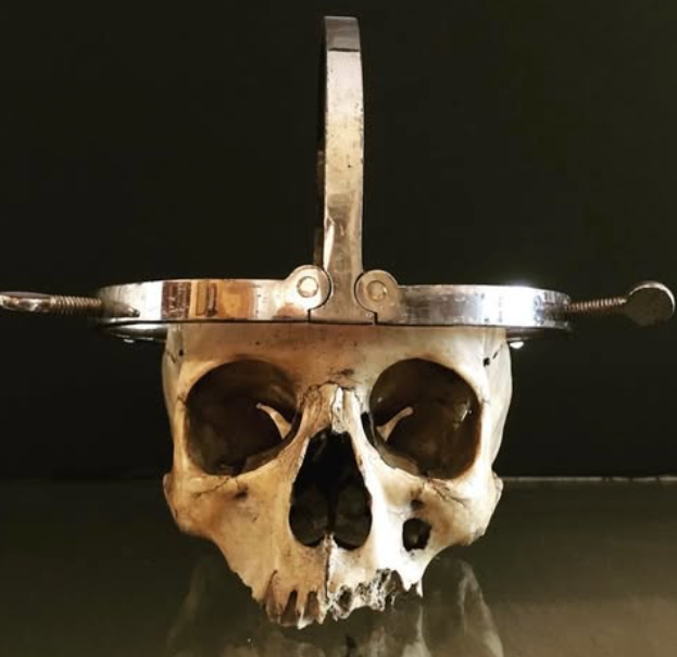 H Skull with Cranium Cutter